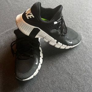 Nike women’s Metcon size 10 sneaker in black